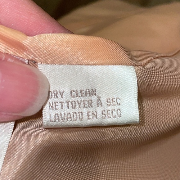 Silk Business Suit.  100% Silk!!!  Vintage.  Cuffed legs.  Pleated pant front. - Picture 8 of 14